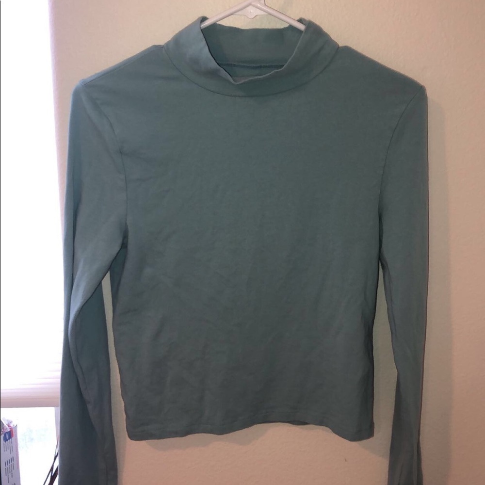 target brand long sleeve crop top